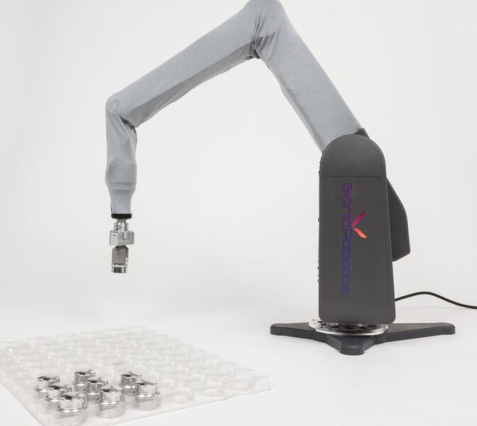 Der Leichtbauroboter BioRob eignet sich für den Einsatz bei kleinen und mittleren Losgrößen. (Bild: Bionic Robots)