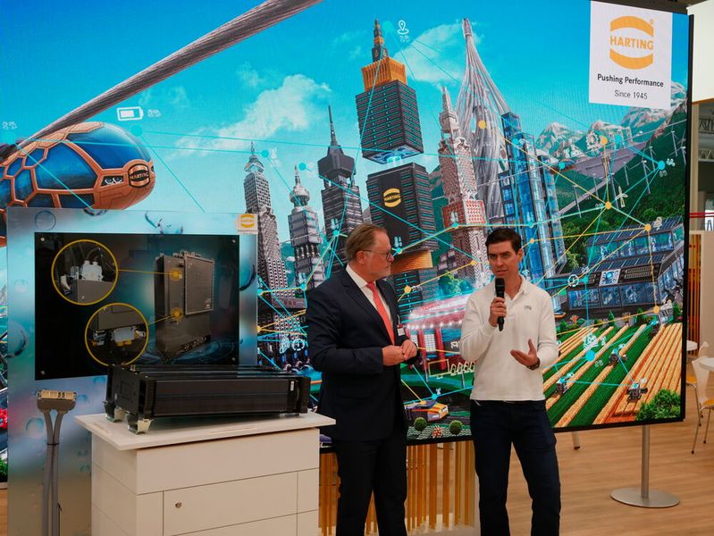 Auch Harting will an der All Electric Society mitwirken. In Hannover präsentierte das Unternehmen deshalb ein leistungsstarkes Brennstoffzellenmodul. (Bild: Sandro Kipar/VCG)