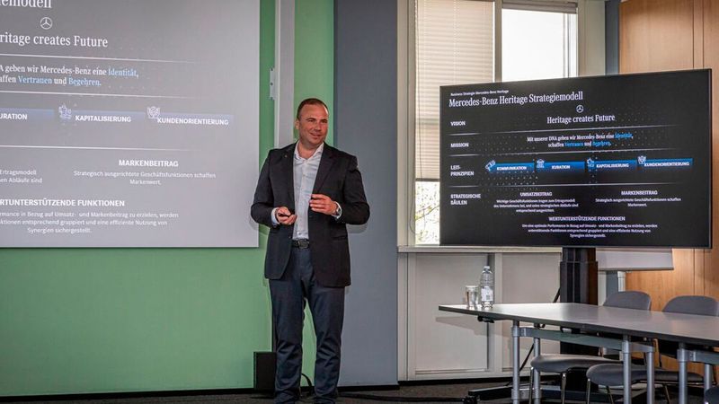 Nicht nur das Angebot an Original-Ersatzteilen für klassische Fahrzeuge möchte Mercedes-Benz Heritage ausbauen, sondern auch das Bestellen – Stichwort Webshop – soll künftig einfacher werden, wie Thomas Euchner, Leiter Ersatzteile Classic, Reproduktion & Logistik, Mercedes-Benz Heritage GmbH, erklärte.  (Bild: Mercedes-Benz Heritage GmbH)