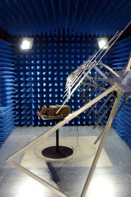 Bild 3: Es können Precompliant-Messungen in einem Frequenzbereich von 30 MHz bis 3 GHz durchgeführt werden. (RECOM)