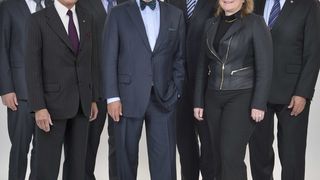 Verwaltungsrat der Endress+Hauser-Gruppe (v. l.): Dr. Heiner Zehntner (Sekretär), Fernando Fuenzalida, Dr. Klaus Eisele, Klaus Endress (Präsident), Thomas Kraus, Antonietta Pedrazetti und Hans-Peter Endress. (Bild: Endress+Hauser / Dominik Plüss)