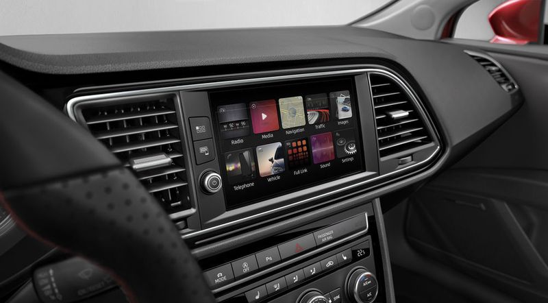 Die Funktionen laufen im  acht Zoll messenden Touchscreen-Monitor zusammen. (Seat)
