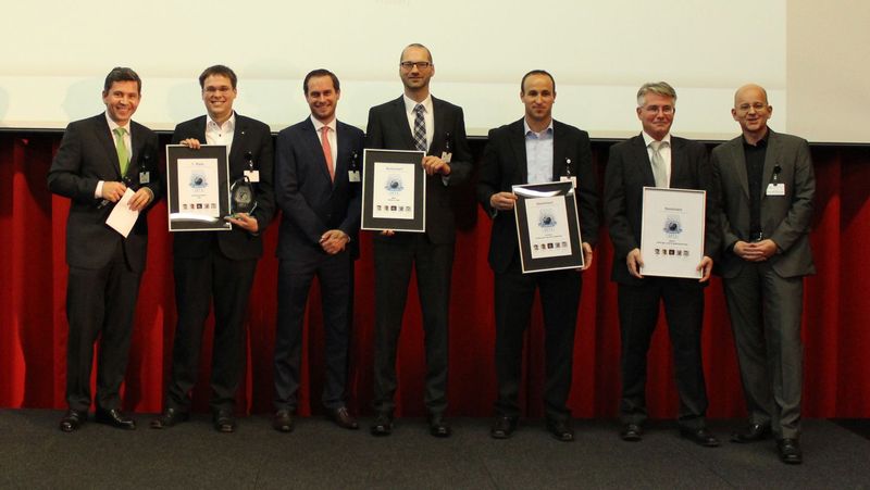 Laudator, Gewinner und Nominierte (v.l.): Markus Reimer, anfema GmbH, Gabriel Huber, Deutsche Bahn, Philip Vospeter, Claas KGaA mbH, Dr. Markus Schütten, MHP - A Porsche Company, Martin Reiner, ConsSys IT AG, Achim Heisler, A-H-S Computer, Ivo Vincon, TELCAT MULTICOM GmbH (Vogel IT-Medien)