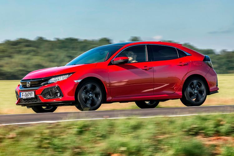 Mit 4,52 Metern Länge ist der Civic ganze 25 Zentimeter länger als ein VW Golf, den er beim Radstand um neun Zentimeter übertrifft. (Honda )