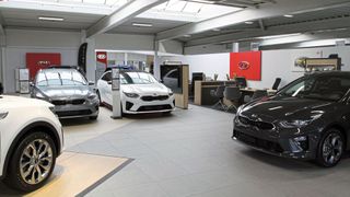 Hans Brandenburg vertreibt an zwei von vier Standorten auch Fahrzeuge der Marke Kia. (Bild: Hans Brandenburg)