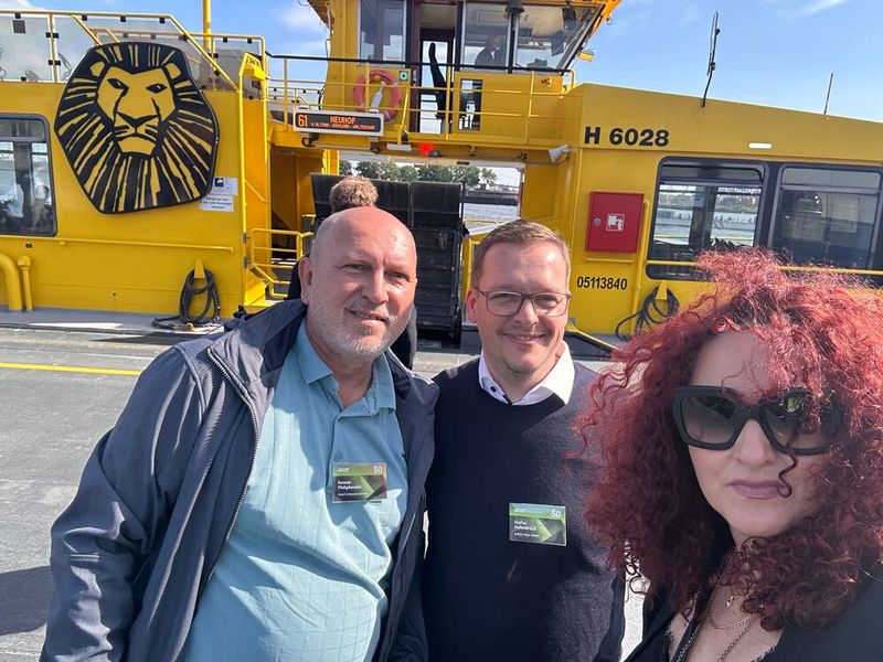 Besa (IT-BUSINESS), Stefan Hefenbrock (public edge) und Roman Philipkowski (l., ACER) sind seetauglich. Aber ist es auch das richtige Boot?   (Bild: Vogel IT-Medien)