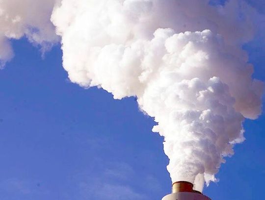 Das Energieeffizienzgesetz (EnEfG) nimmt die deutsche Industrie in die Pflicht. Dazu gehören Energieeinsparmaßnahmen, aber auch die Vermeidung oder Nutzung von Abwärme. Forscher haben analysiert, dass das Gesetz aber auch Chancen in Sachen Transformation bietet ...(Bild:  BUA)