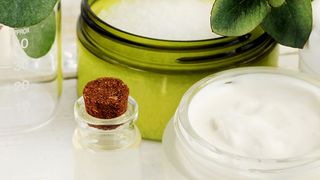 buehnenbild-herstellung-oleochemischer-produkte-1920x625px-1 (Hellma Analytics)