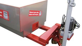 Der Schwerlast-Hubwagen JHB 10, der zur Logimat 2014 erstmals präsentiert wird, verzichtet auf einen internen Antrieb. (Bild: Jung)