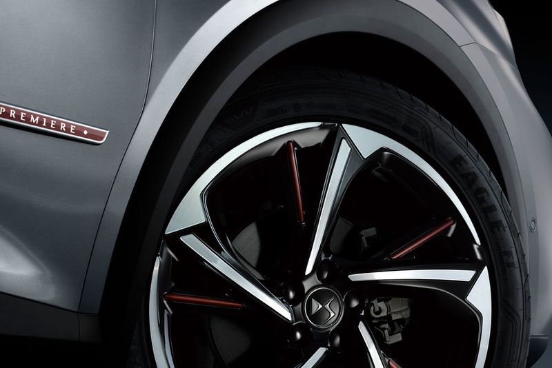 Französisches Statement: 20-Zoll-Leichtmetallfelgen Paris in ziseliertem Design. (DS Automobiles)