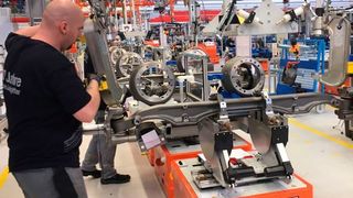 In Salzgitter ist bei MAN eine neue Achsmontagelinie in Betrieb genommen wurden.  (MAN)