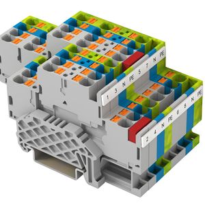 Conta-Clip bietet nun die Doppelstock-Klemme PRKD 4 für den Anschlussbereich 4 mm². Außerdem steht die Variante PRKD 4/3A bereit, die mit drei Anschlüssen auf jeder Ebene einen kompakten Aufbau bietet.(Bild:  Conta-Clip)