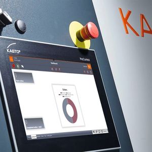 Auf der EMO 2025 in Hannover hat Kasto den Vorhang vor der neuen Steuerungsgeneration schon ein wenig gelüftet. Auch sie steht für smartes Sägen und wird Anfang 2026 am Markt eingeführt.(Bild:  Kasto)