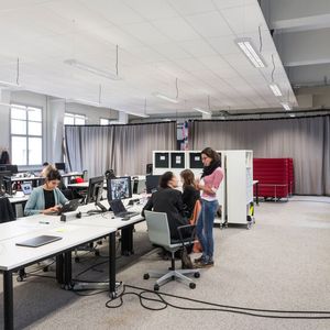 Orange Cyberdefense beschäftigt weltweit rund 1000 Sicherheitsexperten. Cyber Security Operation Center (Cyber SOCs) auf der ganzen Welt überwachen die Kundensysteme und reagieren auf Ereignisse rund um die Uhr - und das an sieben Tagen die Woche und 365 Tagen im Jahr. Im Bild das neue Hauptquartier von Orange Cyberdefense im Pariser Businessdistrikt La Defense.  (Bild:  Orange/Sipa/A.Huot)