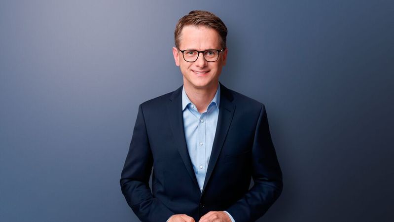 Carsten Linnemann ist seit Juli 2023 Generalsekretär der CDU. Seit Mai 2025 ist er zudem stellvertretender Vorsitzender der CDU/CSU-Bundestagsfraktion für den Bereich Arbeit und Soziales, Arbeitnehmer, Sport und Ehrenamt.(Bild:  © Tobias Koch)