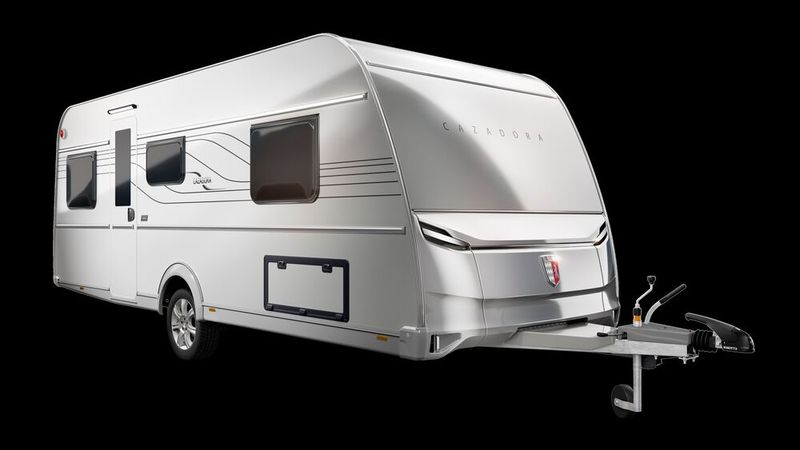 Der neue Tabbert Cazadora, der als Caravan für den Volumenmarkt den bisherigen Da Vinci ersetzt, startet mit rund 26.000 Euro und liegt bei allen sieben verfügbaren Grundrissen etwa 3.000 Euro unterhalb seines Vorgängers. (Bild: Weinsberg)