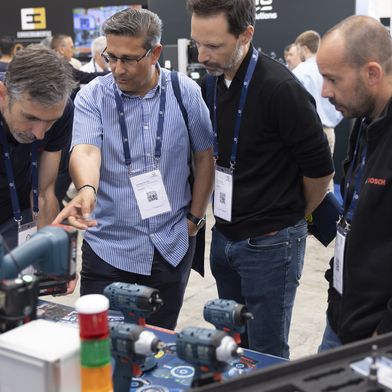 Auf der Regionalmesse Schraubtec in Barcelona stand der fachliche Austausch zwischen Besucher und Aussteller im Vordergrund. (Bild: Xavier Vila)