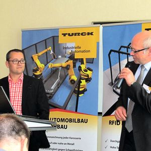 Steffen Zimmermann stellt auf der Pressekonferenz von Turck die Ergebnisse der neuen VDMA-Studie Security 2014 vor.