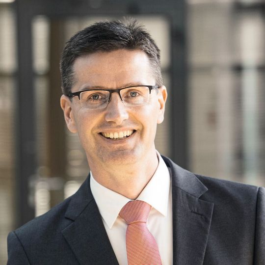 Maik Kynast ist Bereichsleiter Vertrieb Mobilität und Waren der Santander Consumer Bank.(Bild:  www.Frankreinhold.com)