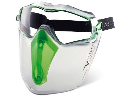 Red Dot Award 2015 - 6X3-Schutzbrille von Univet, Italien: Die UDC-Beschichtung der Schutzbrille 6X3 bietet eine hohe Beständigkeit gegen Kratzer und ist beschlagsresistent. Das indirekte Belüftungssystem schützt zuverlässig vor Tropfen und Spritzern. Die Panoramascheiben sind auswechselbar und können problemlos über einer Korrektionsbrille getragen werden. Die Schutzbrille kann zusammen mit einer Atemmaske oder einer Halbmaske genutzt werden. Außerdem steht ein zusätzlicher Gesichtsschutz zur Verfügung, der das gesamte Gesicht bedeckt. Insgesamt ist die Schutzbrille sehr anpassungsfähig und vielseitig einsetzbar.  (Red Dot)
