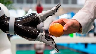 In der Start-up Arena der Automatica 2018 zeigen Newcomer aus Robotik und Automation ihre Entwicklungen: Zehn Unternehmen aus ganz Europa stehen bereits fest. (Messe München)
