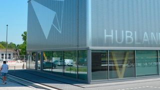 Der „Cube“ des Zentrums für Digitale Innovation (ZDI) Mainfranken in Würzburg bietet Firmengründern die passenden Rahmenbedingungen für ihre Ideen und deren Umsetzung.  Vorhanden sind maßgeschneiderte Räumlichkeiten für jede Phase der Gründung eines Unternehmens. (Bild: Louisa Krüger)