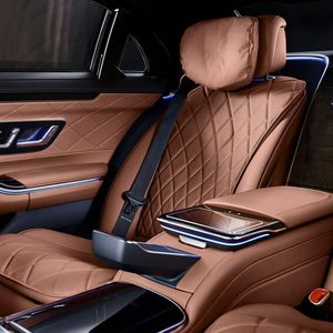 (Mercedes-Benz)