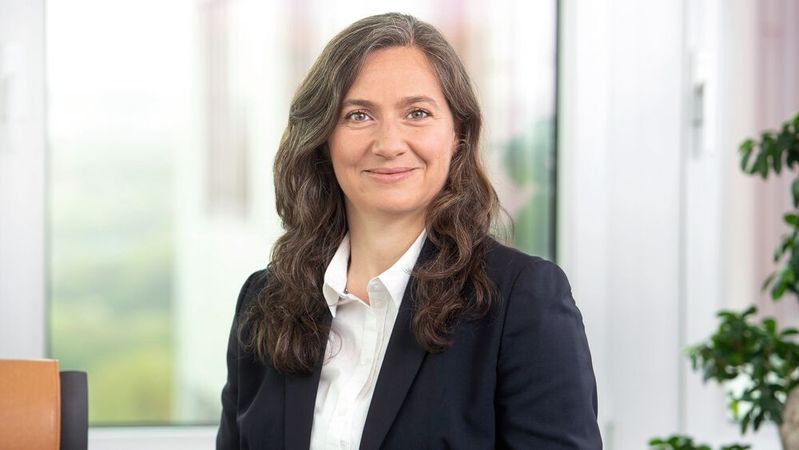 Dimitra Theocharidou-Sohns ist seit 2019 in der Geschäftsleitung der GTÜ.(Bild:  KD BUSCH.COM)