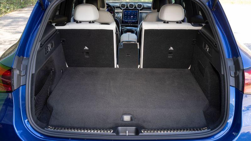 Der Kofferraum fasst 620 Liter. (Bild: Mercedes-Benz)