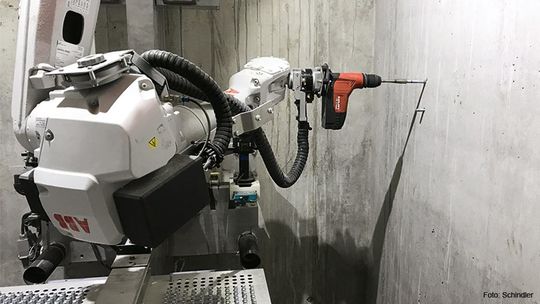 (Der autonom arbeitende Bohrroboter von Schindler. Foto: Schindler)