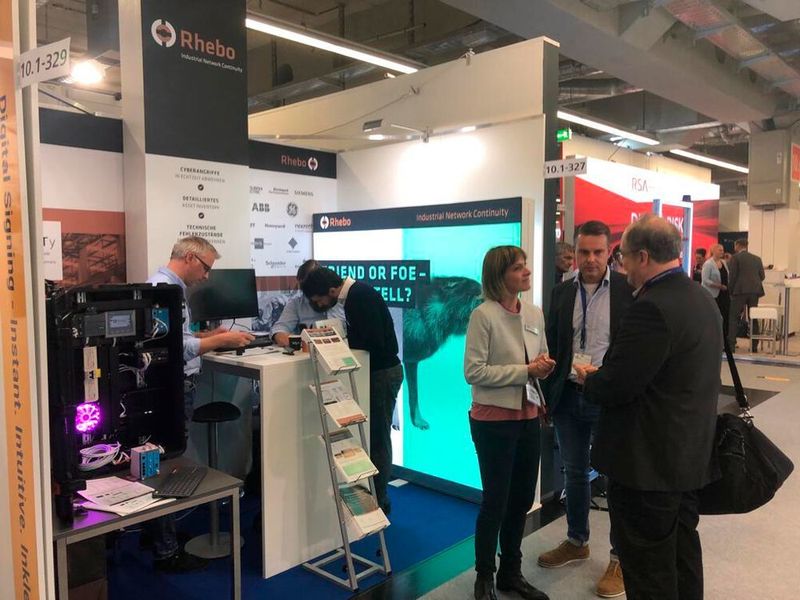 Rhebo

Bei Rhebo drehte sich auf der Sicherheitsmesse alles um den Industrial Protector des Leipziger Unternehmens. Dieser überwacht und analysiert die Steuerungskommunikation innerhalb eines Industrial Control Systems. Dabei dekodiert das System jede Kommunikationshandlung auf Inhaltsebene und bietet via Anomalieerkennung einen Echtzeitüberblick über potenziell sicherheitskritische Aktivitäten. Neben einer integrierten Risikobewertung will das System mit einer Speicherung der forensischen Daten sowie dem Bereitstellen von Filtern und einer Schnittstellenintegration bei der Analyse von möglichen Bedrohungen unterstützen.
Mehr Informationen unter www.rhebo.com
 (Vogel Communications Group)