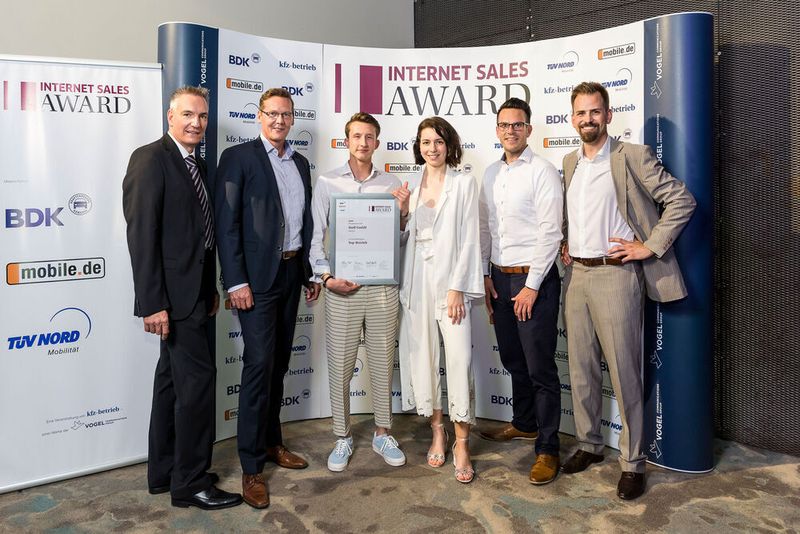 Stoll Automotive (VW, Audi) mit fünf Standorten am Hochrhein setzt auf eigene Onlinevertriebsteams, die den Fahrzeugverkauf übers Netz abwickeln oder sich um das Geschäft mit Teilen und Zubehör kümmern. Beim Internet Sales Award gehörte auch dieser Händler zu den Top-Betrieben ohne feste Platzierung. (Stefan Bausewein)