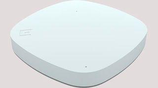 Der 20 x 20 Zentimeter große Extreme AP4000 ist laut Hersteller leicht zu montieren. (Bild: Extreme Networks)