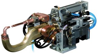 Robotergeführte Schweißzange mit servopneumatischem Antrieb, dessen Sensoren zur Zustandsüberwachung des kompletten Werkzeugs genutzt werden. Bilder: Norgren (Archiv: Vogel Business Media)