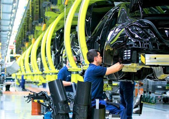Wie sieht es mit dem produzierenden Gewerbe in Deutschland angesichts der Energieprobleme wirklich aus? Das wollten Experten von FTI-Andersch wissen, und haben nachgefragt. Dabei kam heraus, dass viele Unternehmen zumindest planen, die Produktion zu drosseln. Wie sieht es mit dem produzierenden Gewerbe in Deutschland angesichts der Energieprobleme wirklich aus? Das wollten Experten von FTI-Andersch wissen, und haben nachgefragt. Dabei kam heraus, dass viele Unternehmen zumindest planen, die Produktion zu drosseln.