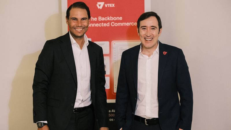 Rafael Nadal und Santiago Naranjo auf der VTEX Connect 2025.(Bild:  VTEX)