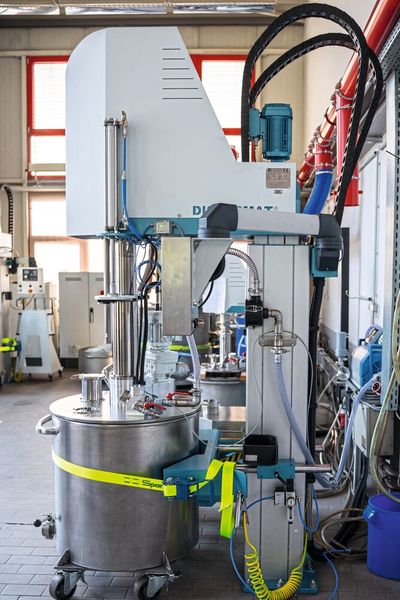 Igus Energieketten sorgen in den Anlagen von VMA-Getzmann für eine sichere Leitungsführung.  (Bild: igus GmbH)