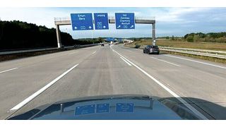 Neben den GPS-Daten nutzt Joynext eine zusätzliche Kamera im Fahrzeug, um die exakte Fahrspur zu erkennen. Ein Tracking-Algorithmus überwacht, prüft und plausibilisiert die Daten. (Joynext)