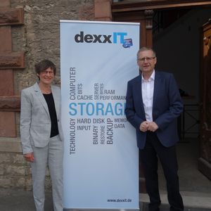 Über 25 Jahre waren Monika Becker und Hans-Jürgen Schneider, dexxIT, ein Dreamteam.(Bild: IT-BUSINESS)