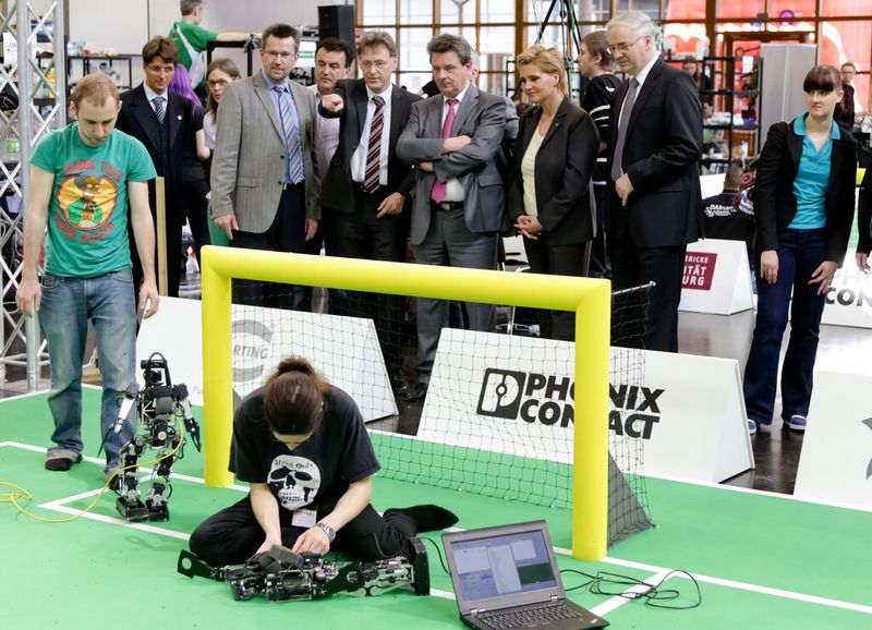 Spannender Roboterwettbewerb: Rückblick auf den Robocup 2013. (Bild: Robocup/Andreas Lander)