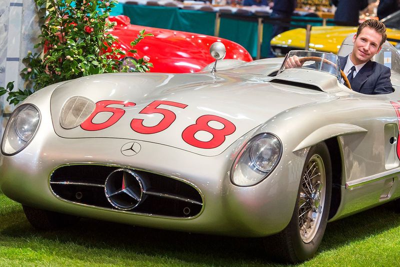 So zum Beispiel verschiedene Mercedes-Klassiker wie diesen 300 SLR ... (Foto: press-inform)