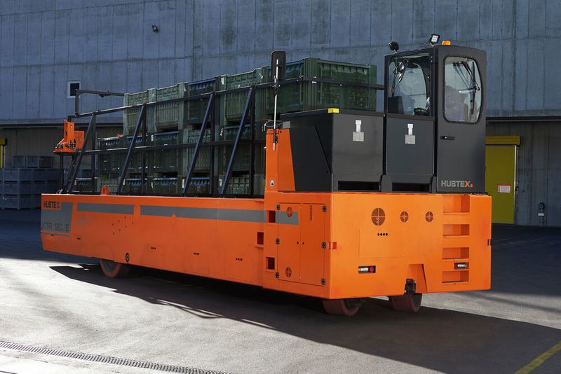 Während des Transports ist die empfindliche Ladung durch zwei hydraulische Sicherungen gesichert. (Gregor Khuen Belasi)