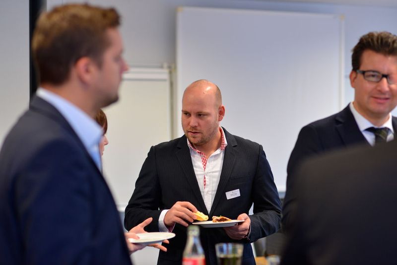 Mitte: Gesprächsteilnehmer Martin Philipp von SC-Networks. (Unch/MM)