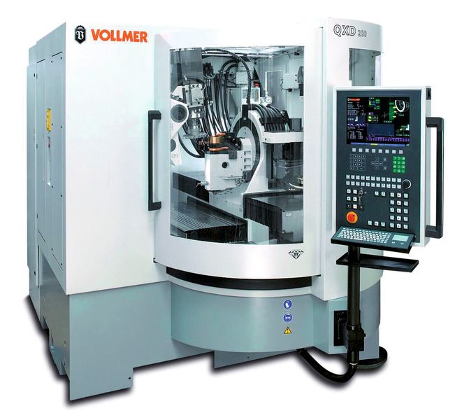 Bild 3: Die Vollmer QXD 200 mit integrierter Polierfunktion sorgt für eine mannlose Fertigung von komplexen und haltbareren PKD-bestückten Werkzeugen. (Bild: Vollmer)