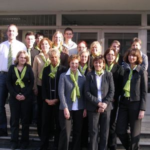 Das Team von ZDK und TAK: Michael Stuff, Nadine Keilus, George Bikhan, Alina Barkhoff, Gertrud Müller, Barbara Weiß, Natascha Rosenberger, Tom Schlegel, Ingrid Neuburger, Manuela Scheuten, Inka Harder, Hedi Kröll, Sigrid Kümper, Elisabeth Kiemann, Jaqueline Tews, Claudia Kraus und Manuela Liehr (v.li.). Aus dem Team fehlen: Maria Eul, Tanja Wester, Heiner Kamphausen, Walter Esser.