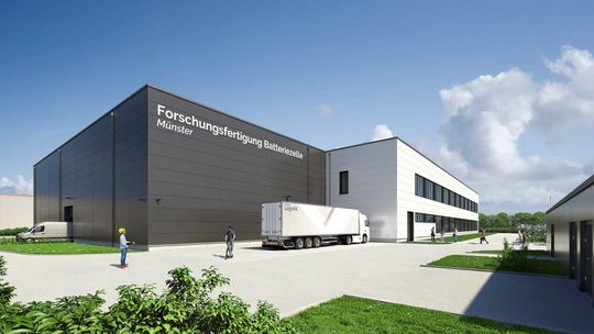 Auf dem 17.000 m² Gelände entstand durch die PreFab eine Musterlinie, die den Produktionsprozess vollständig darstellt und entscheidende Basis für das Upscaling bietet.(Bild:  NRW.URBAN GmbH & Co. KG)