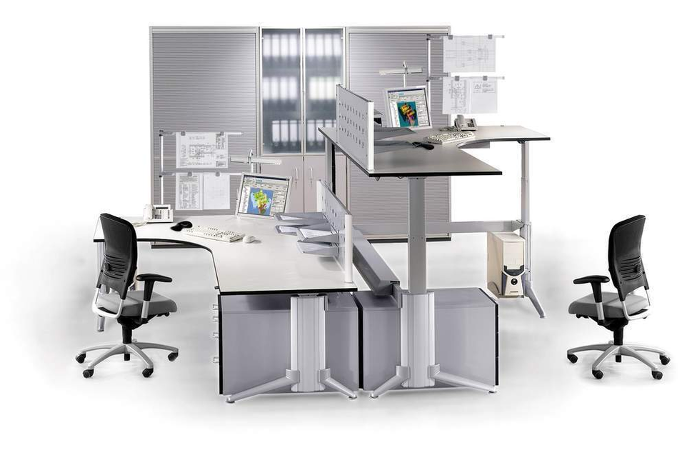 Ergonomische Steh-Sitz-Arbeitsplätze fördern spontane Haltungswechsel