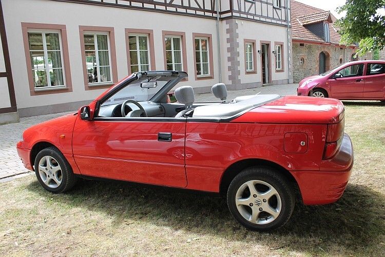 Auch das Swift Cabrio, hier das Modell von 1993, sollte Spaß auf die Straße bringen. (Foto: Suzuki)