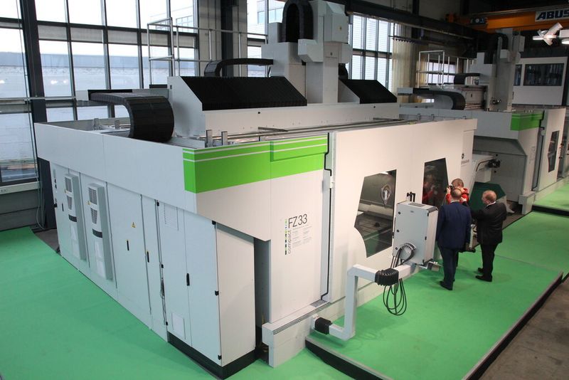 Die FZ 33 compact ist die platzsparendste Portalfräsmaschine der FZ-Serie von Zimmermann. (Bild: Kroh)