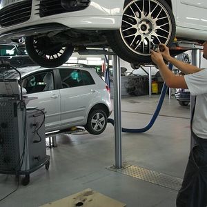 Mit Erfindungen wie dem zentralen Bilderserver kann die Familie Manz Glanzpunkte im Service setzen.